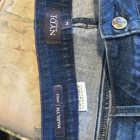 Not Your Daughters Jeans NYDJ Marilyn Ankle Embroidered Cropped Cuffed Jean 14 - Picture 5 of 5